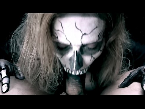 ❤️ Demon nga babaye nga nagsuso sa manok uban sa iyang itom nga baba ug gilamoy cum. ❌ Fucking video sa amon